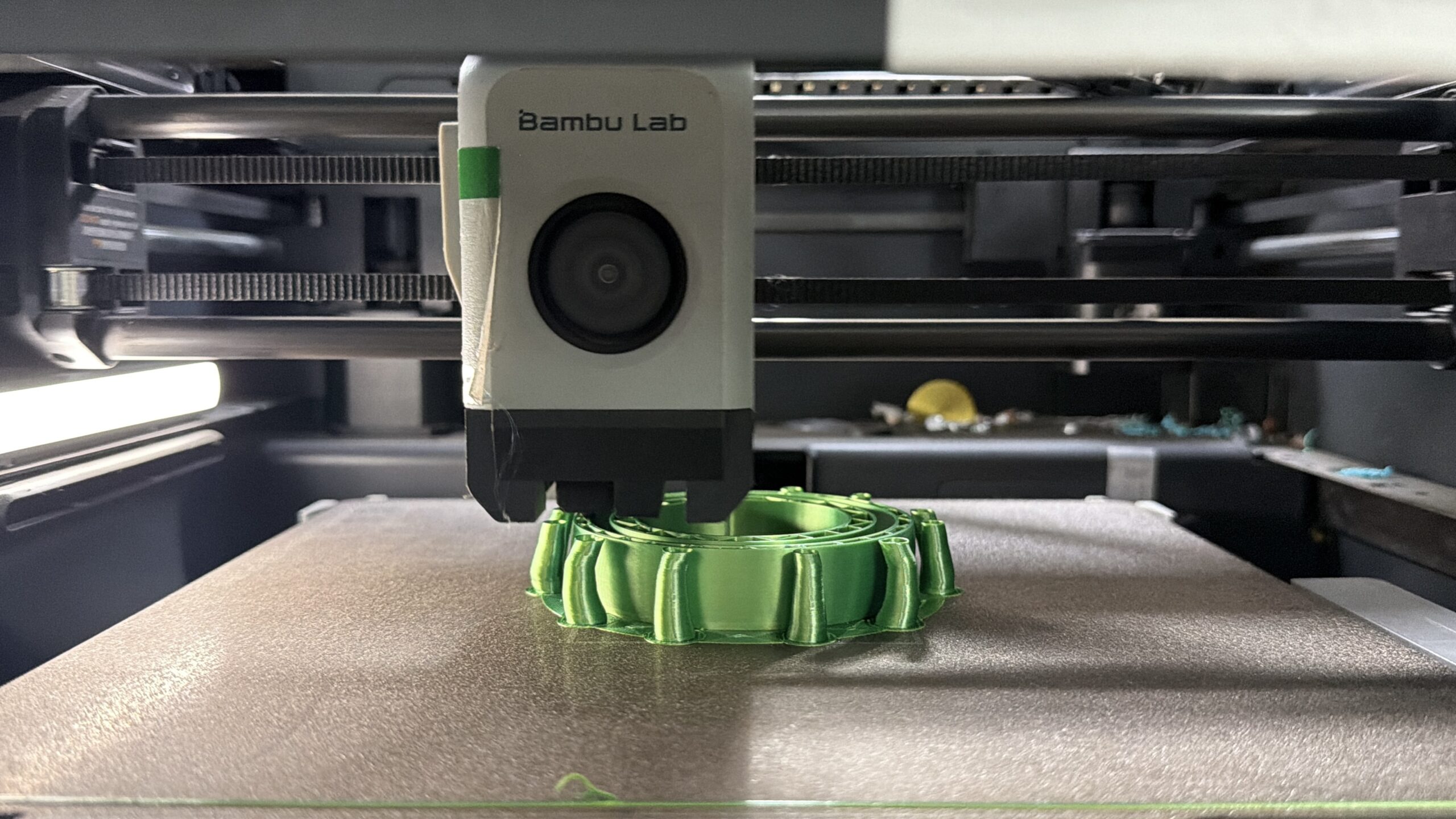 Measurement tools and labelled filament samples for professional validation