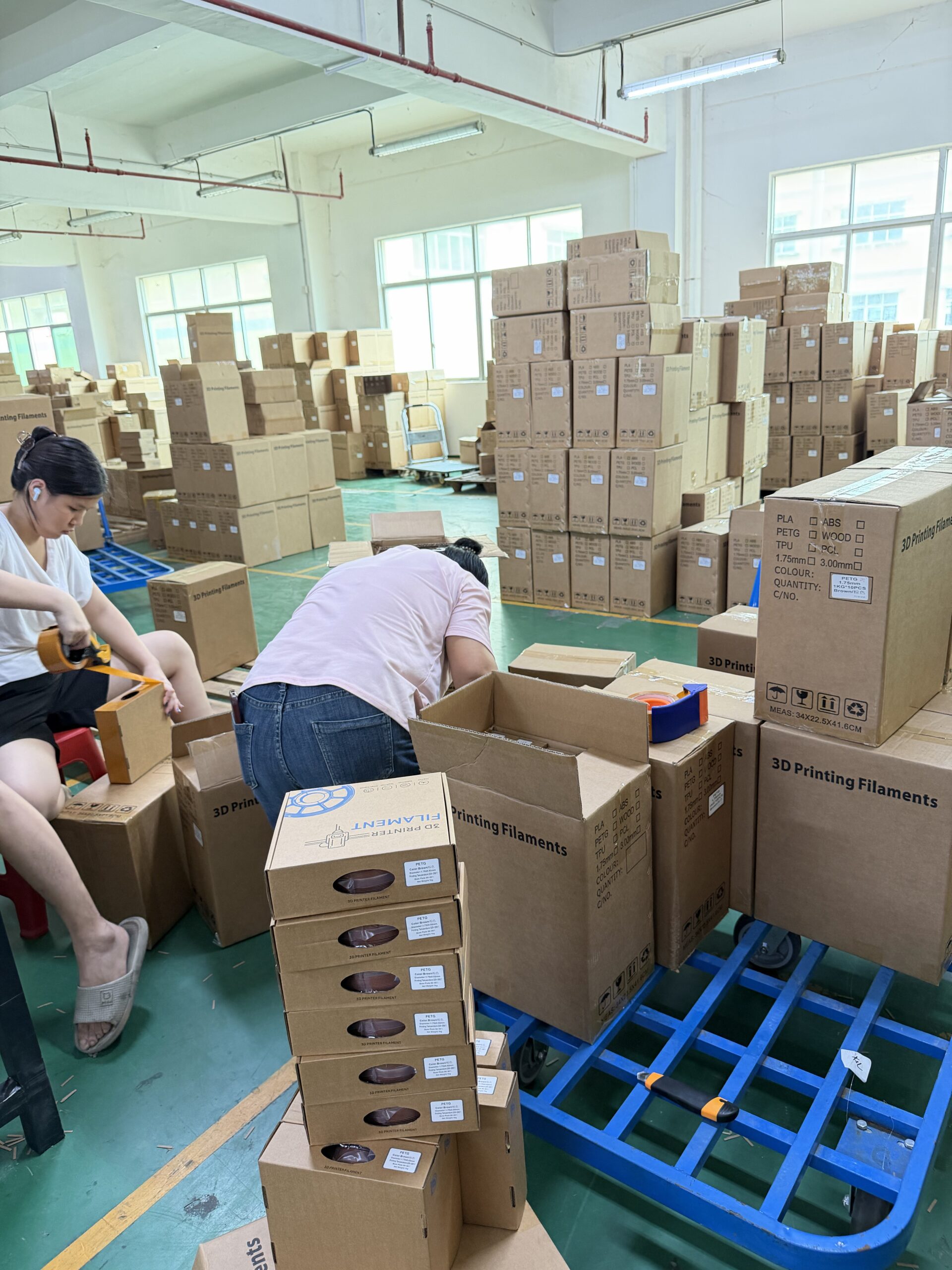 Packaged filament with labels that can support order identification